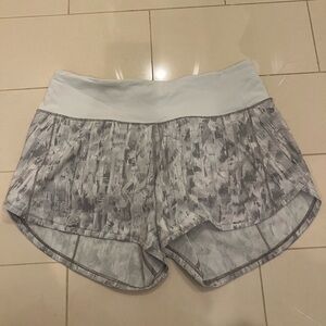 Lululemon Speed Up High-Rise Lined Short, size 6 tall, light gray print